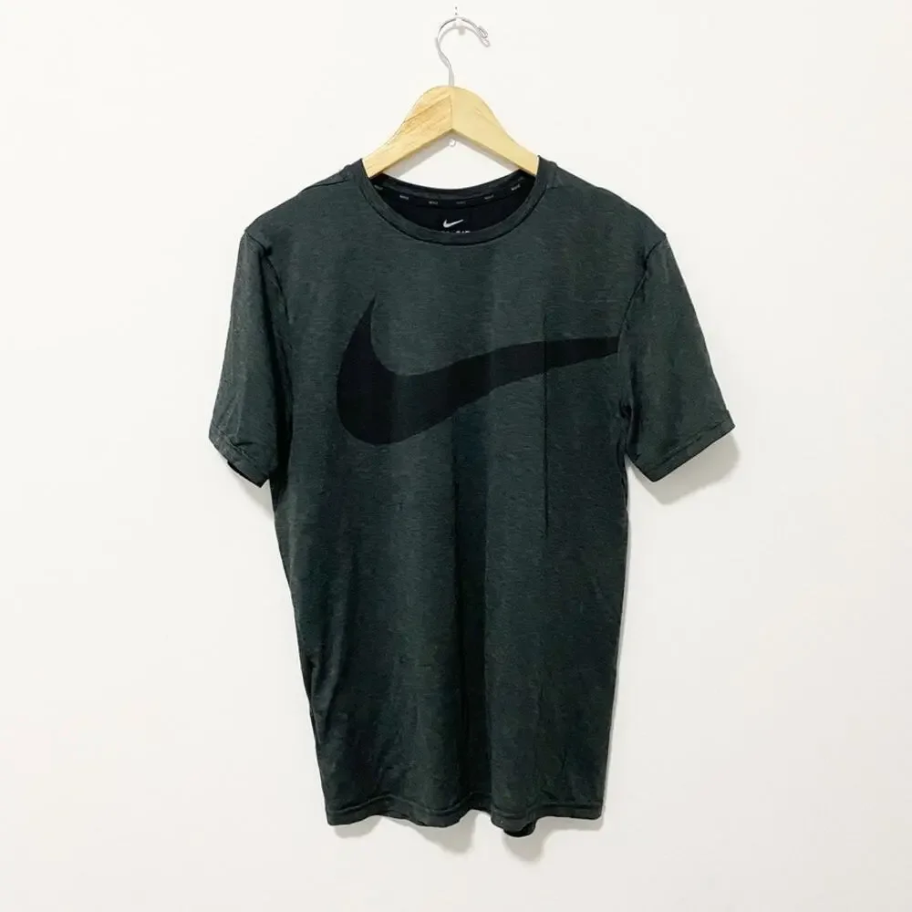 Nike Gray Short Sleeve Dri Fit Tee Size Medium